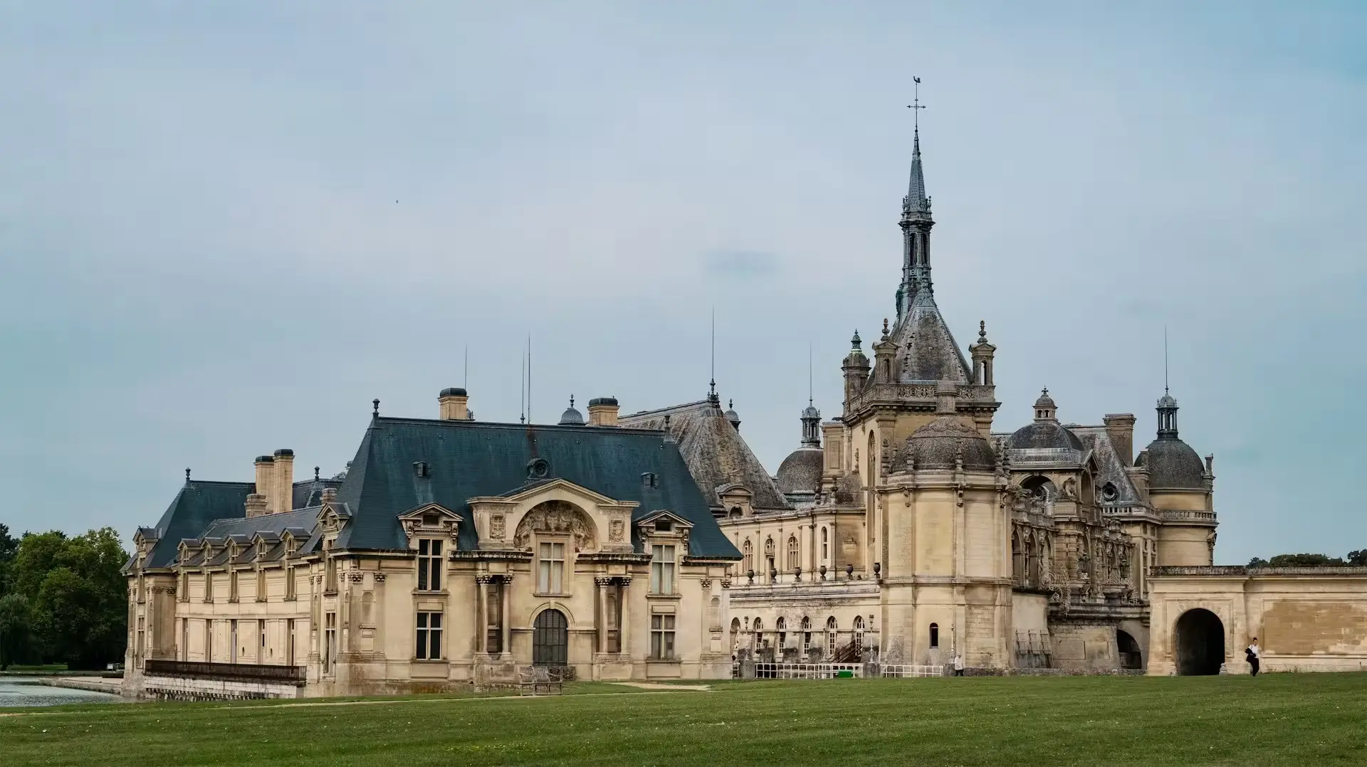 Castles Near Paris Day Trips