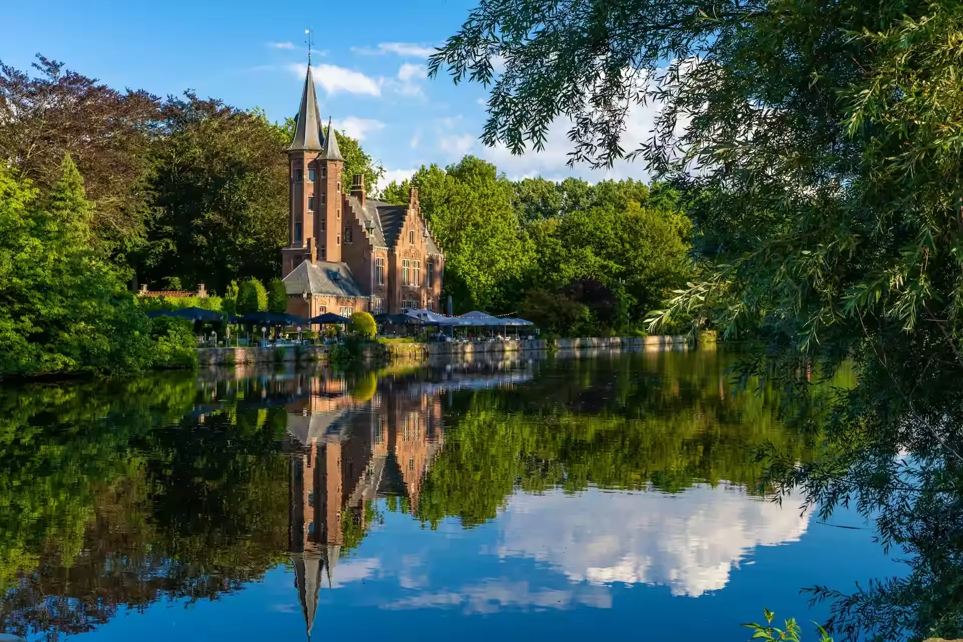 Begijnhof (Beguinage) Begijnhof (Beguinage)